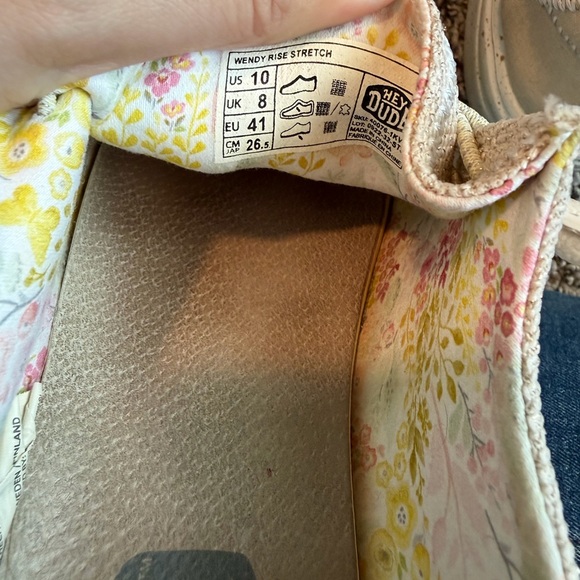 ⚡️HEY DUDE Women’s Cream Shoes - Picture 5 of 5